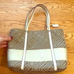 Coach tote bag in cream and tan